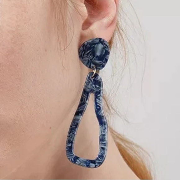 Abstract Blue Geometric Dangle Earrings Marbled Swirl Navy Abstract Dangle 3” - Picture 1 of 11